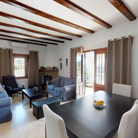 Casa Con Piscina Privada En *